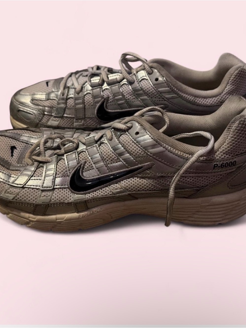 Nike Men’s P-6000 Metallic Silver and Beige Athletic Shoes - Picture 1 of 3
